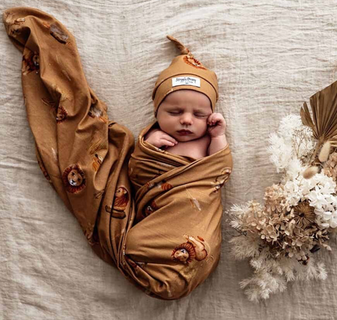 Roar Organic Jersey Wrap & Beanie Set